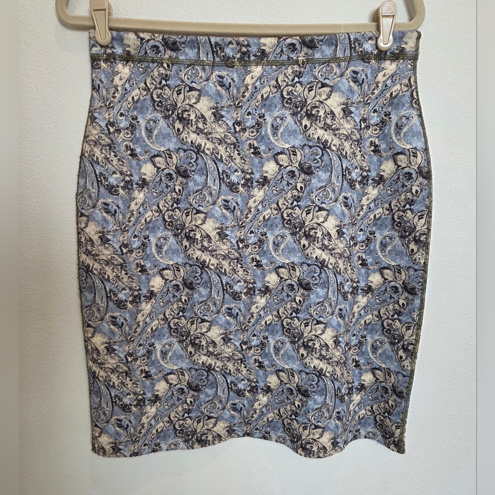 Women In Control Stretchy REVERSIBLE blue Paisley Pencil Skirt - Women Large